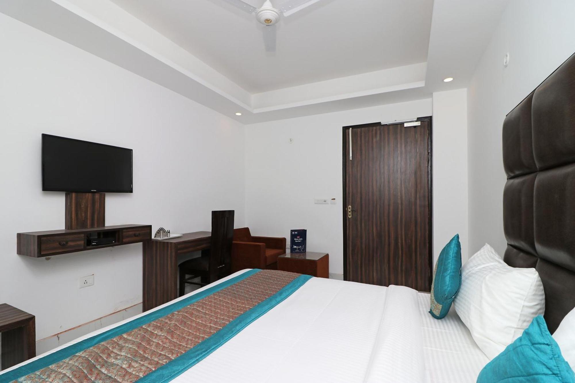 Hotel O Aamara Ню Делхи Екстериор снимка